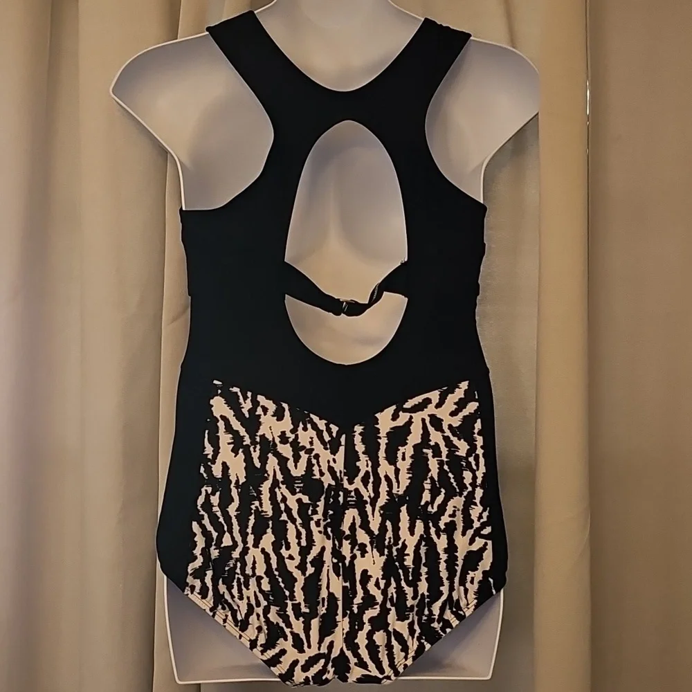 18W 1 Pc Swimsuit - Picture 3 of 4